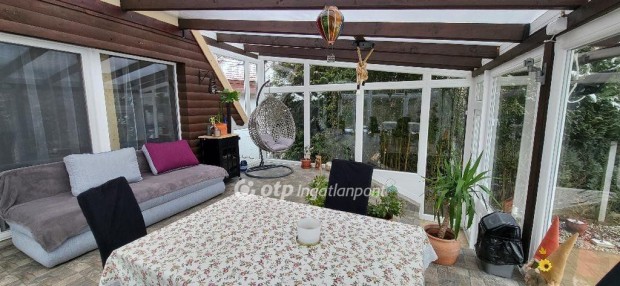 Gy�ri 40 nm-es h�z elad�