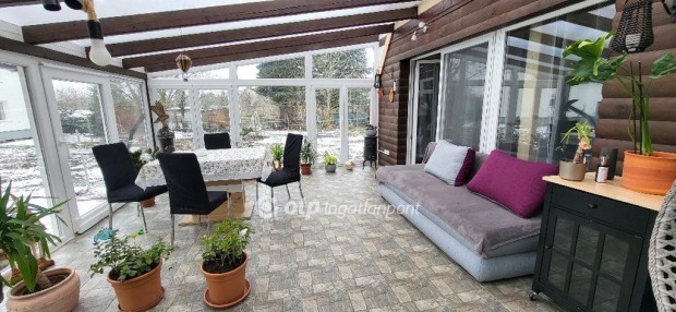 Gy�ri 40 nm-es h�z elad�