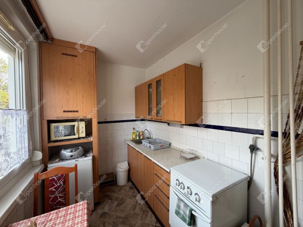 Gy�ri 47 nm-es lak�s elad�