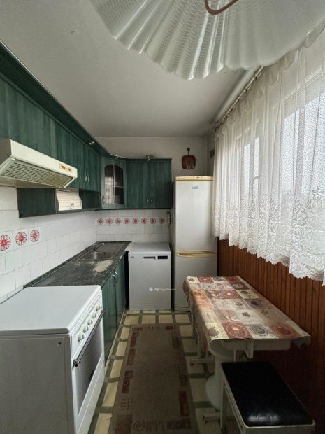 Gy�ri 62 nm-es lak�s elad�