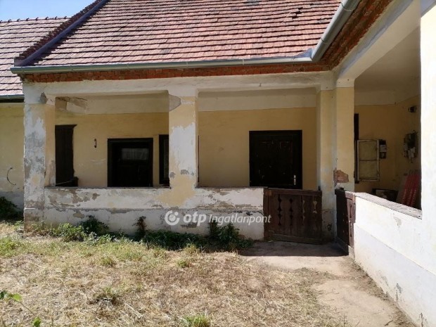 Gy�ri elad� 110 nm-es h�z