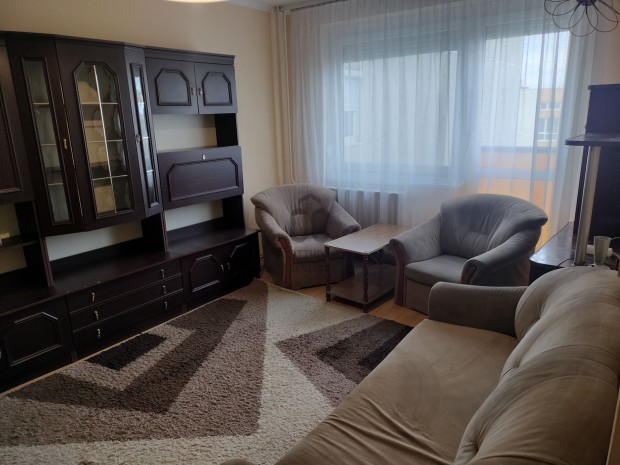 Gy�ri elad� panel t�rsash�zi lak�s