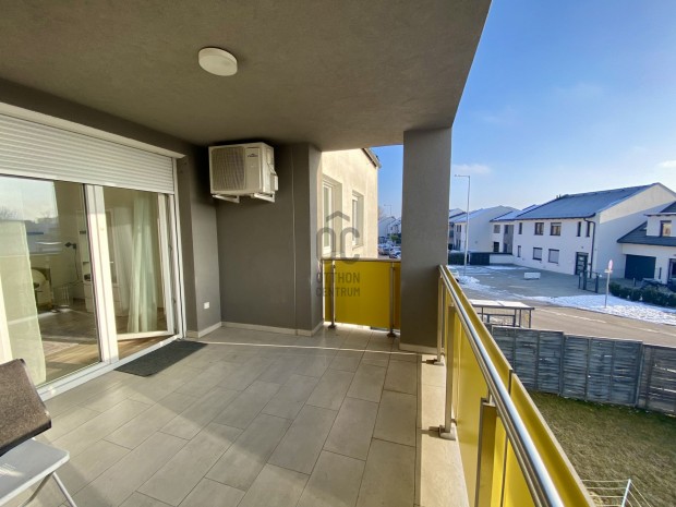 Gy�ri elad� t�gla t�rsash�zi lak�s