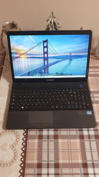 Gyors Samsung laptop i5 processzorral 8Gb memrival SSD meghajtval