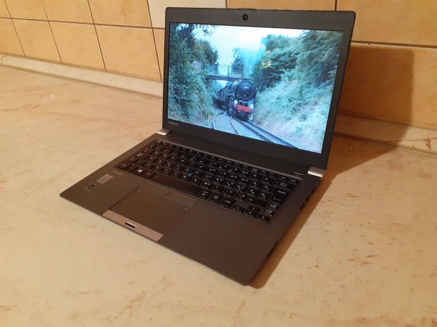 Gyors Toshiba Portege Z30A laptop, notebook ssd, j akku Win10