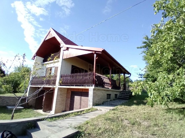 Győrszemere szőlőhegyben eladó ingatlan örök panorámával és termő