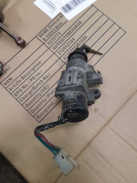 Gyújtáskapcsoló Kínai 125Ccm-es robogókra Cpi Keeway Stb