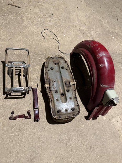 Gy�jtem�nyb�l megmaradt Simson Star alkatr�szek