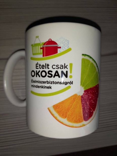 Gyűjtőknek Nébih porcelán bögre, új