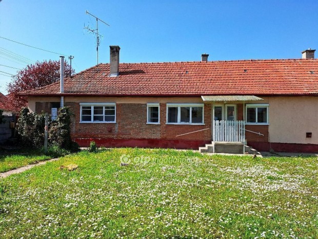 Gyula Magyarv�ros r�sz�n elad�!