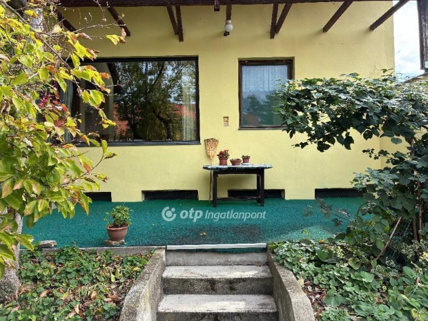 Gyula, Magyarv�ros r�sz�n elad� csal�di h�z!