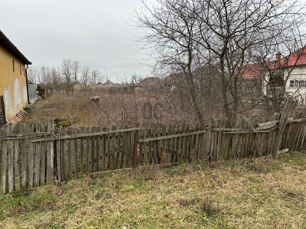 Gyulah�za telek - Gyulah�zai elad� telek