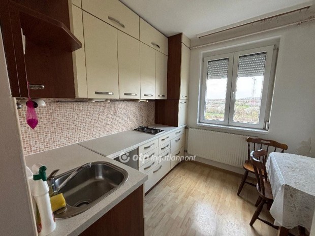 Gyulai 50 nm-es lak�s elad�