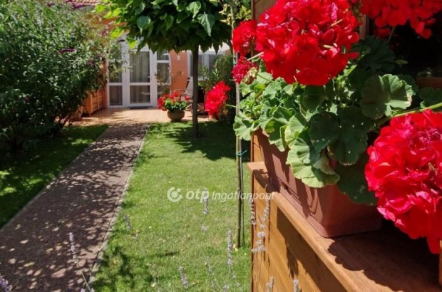 Gyulai 90 nm-es h�z elad�