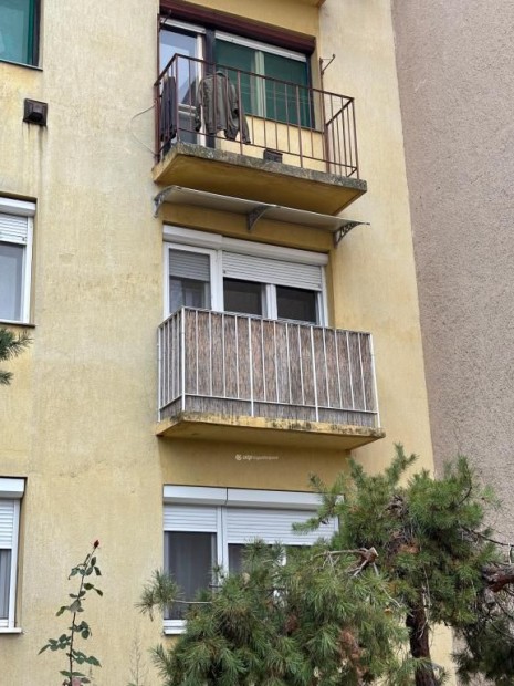 Gyulai elad� 56 nm-es lak�s