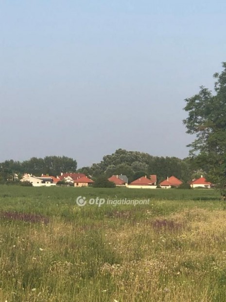 Gyulai elad� 648 nm-es telek