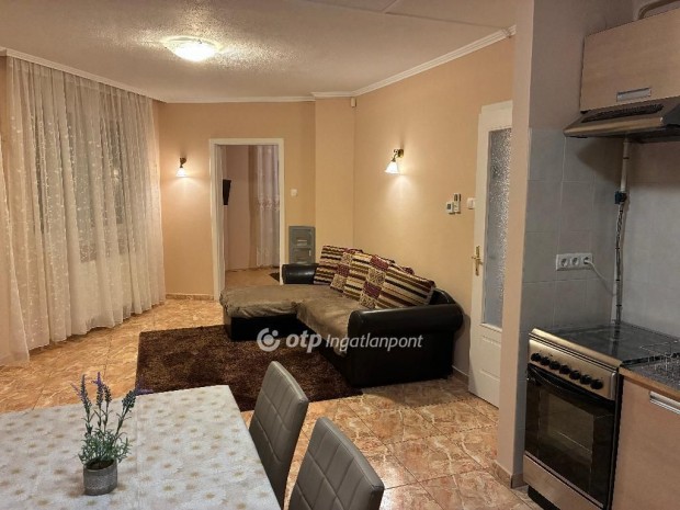 Gyulai elad� 96 nm-es lak�s