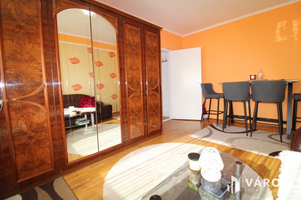 Gyuln alacsony fenntarts 1,5 szobs laks elad.