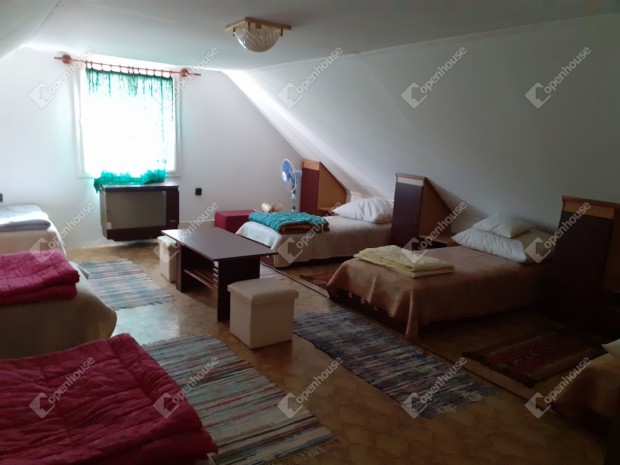 Gyuln mkd Apartman vagy 2 genercinak csaldi hz Elad