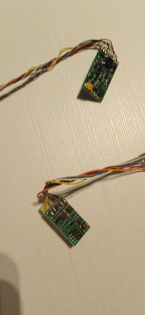H0 Piko Nem652 8 tűs mozdonydekóder 2 db egyben