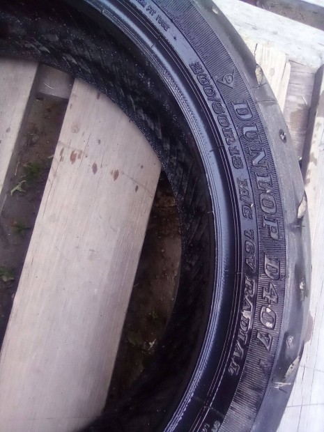 HD 200/50 R18.Dunlop D 407.motorgumi eladó