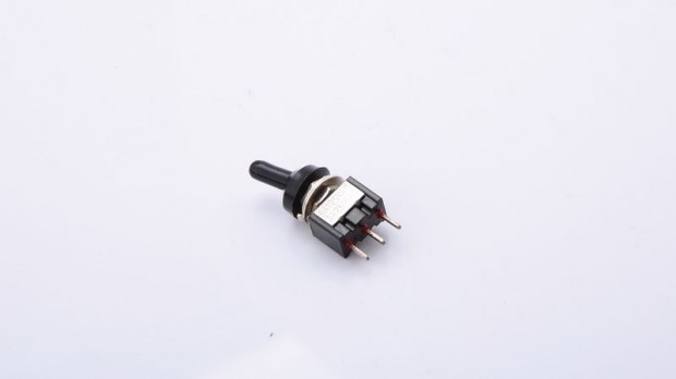 HIGHSIDER okos billenkapcsol gumisapkval (M6)