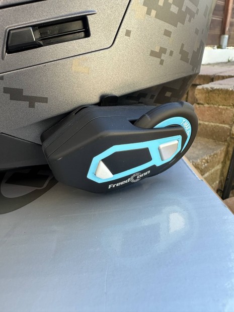 HJC felnyithat� buk�sisak 