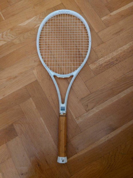 HM-Wide 88 Teniszt