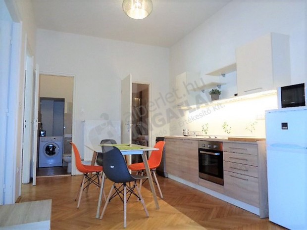 HOR�NSZKY UTC�BAN KIAD� NAPPALI+ 2 H�L�S, KL�M�S, BERENDEZETT LAK�S!