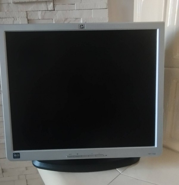 HP1740 LCD monitor