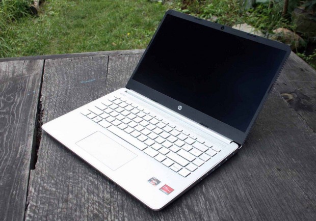 HP 14s j 14" notebook - Ryzen 7, 16GB, 512SSD, Win11
