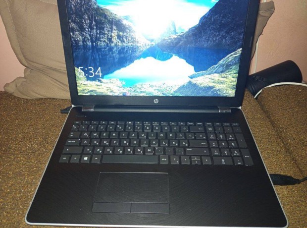 HP 15-BS0XX laptop 4GB AMD Kártya i5-7200U 2,50GHz 8 GB RAM 256GB