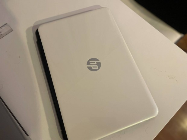 HP 15" kifogstalan laptop elad