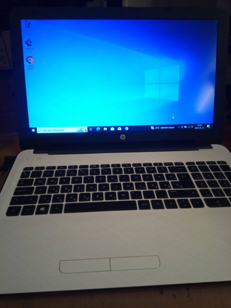 HP 15-ac120nh 5 genercos i3-as laptop