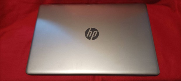 HP 17" laptop i3 10 genercis processzorral, 8gb rammal