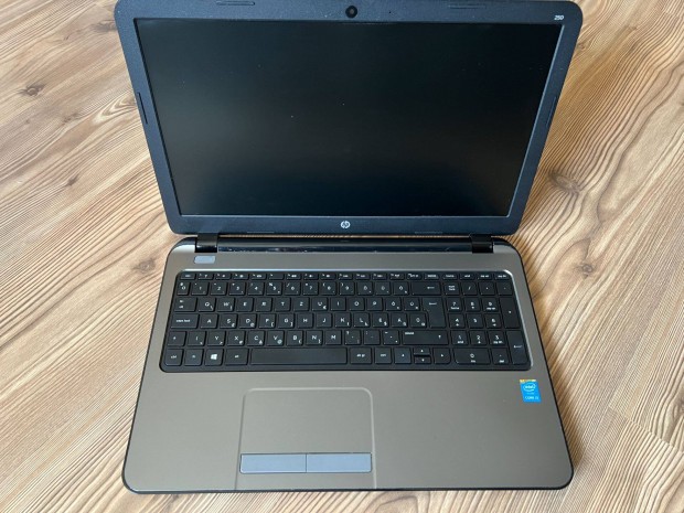 HP 250 G3 Laptop, i3-4005U, 8GB RAM, 120GB SSD