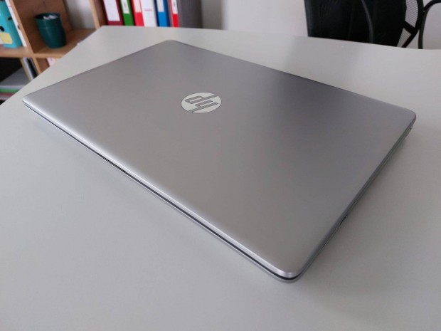HP 250 G7 Notebook PC / Laptop - ezüst