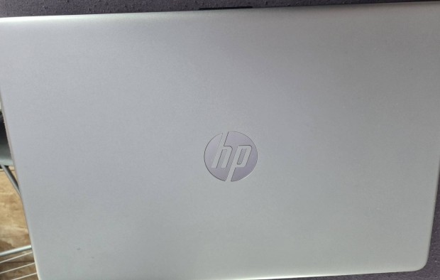 HP 250 G8 laptop garanciával típusváltás miatt eladó.