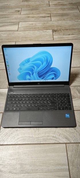 HP 250 G9 6S7B5EA - i5, 512 SSD, 3 v gari