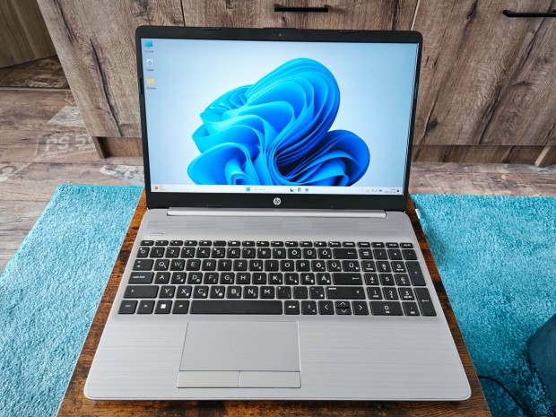 HP 255 G9 Laptop Win11, 2,5 v gari, jszer!