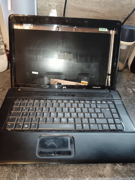 HP Compaq 615 hinyos