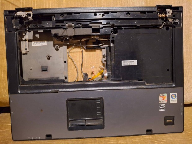 HP Compaq 6715b gyri fels fedl touchpaddal, ujjlenyomat-o