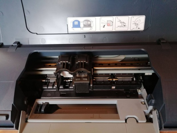 HP Deskjet 3650 nyomtató - csere 1 tábla csokira