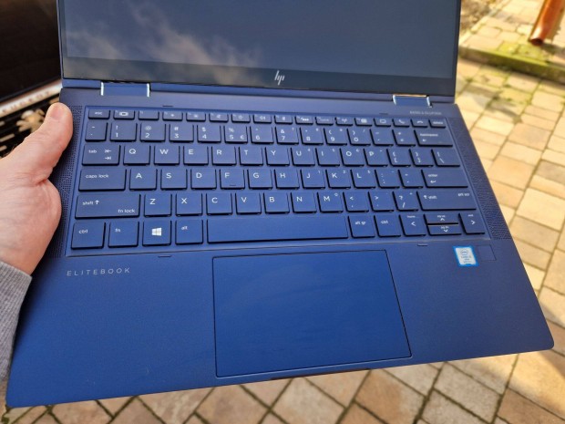 HP Elite Dragonfly 2 in 1 laptop