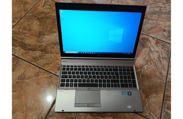 HP Elitebook 8560P laptop i5 / 4gb DDR3 / 500 gb -j akku, postzom is