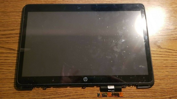 HP Folio 1040 laptop rintkijelz