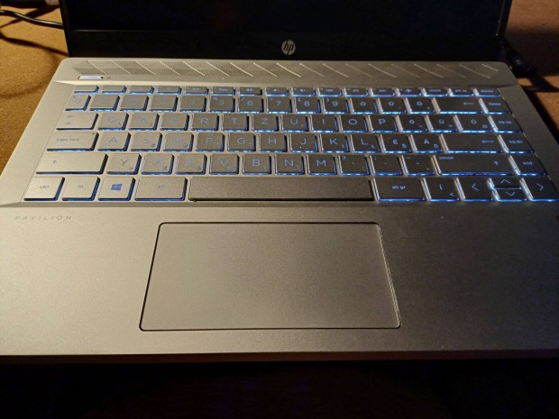HP Pavilion 14 laptop, gyri tltvel, sajt dobozban