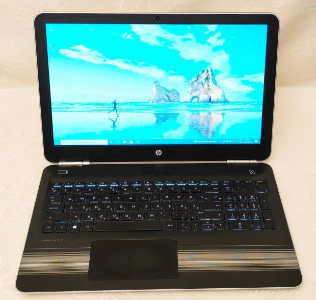 HP Pavilion 15-AU112NH laptop, hibtlan, j akku, Windows 10 Pro