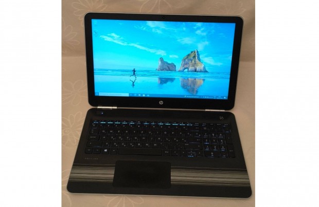 HP Pavilion 15-AU112NH laptop, j akku, Windows 10 Pro