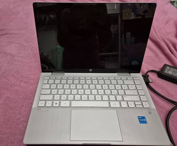 HP Pavilion x360 2in1 laptop 14-ek0001nh